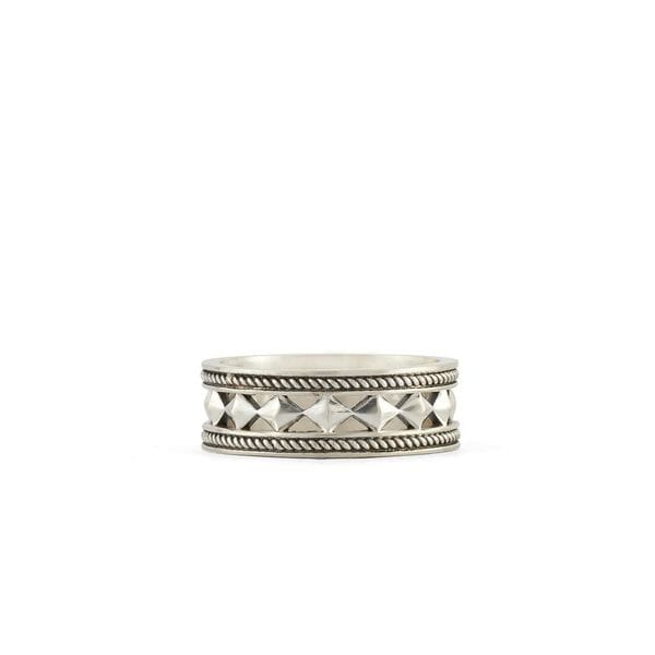 Regal Ring
