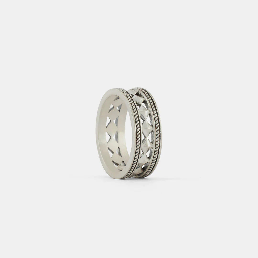 Regal Ring